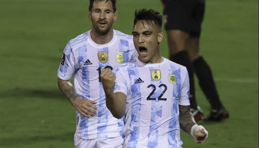 Argentina ganó sin despeinarse y el domingo juega ante Brasil