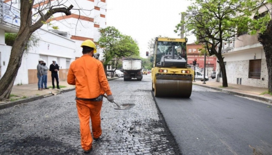 Pavimentación y polémica: el asfalto le gana al empedrado