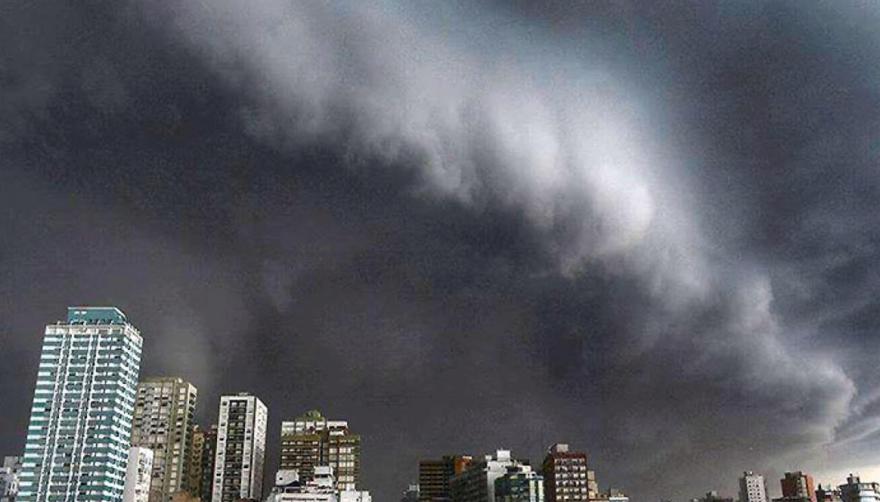 Alerta en La Plata por tormentas fuertes